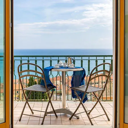 La Casa Nel Blu With A Sea View And Private Parking Finale Ligure